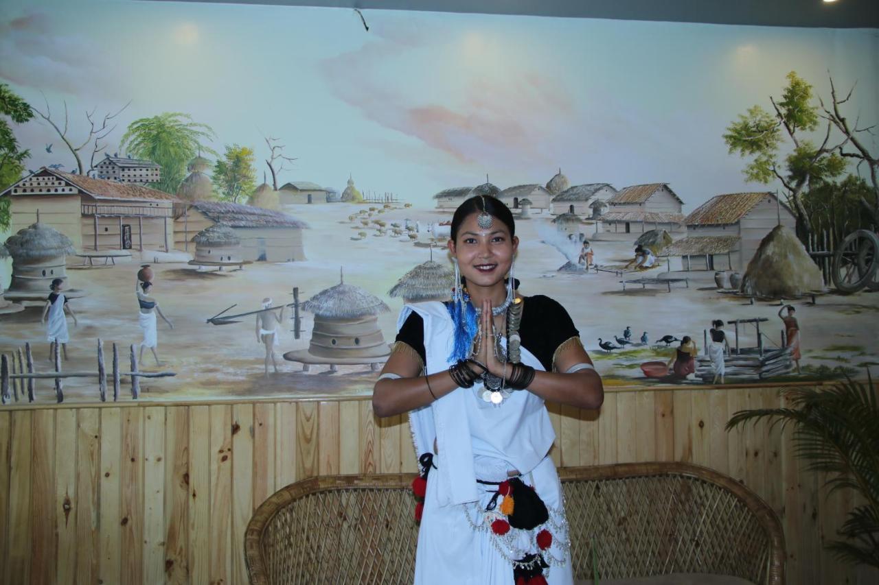 Hotel Happy Home Chitwan Buitenkant foto